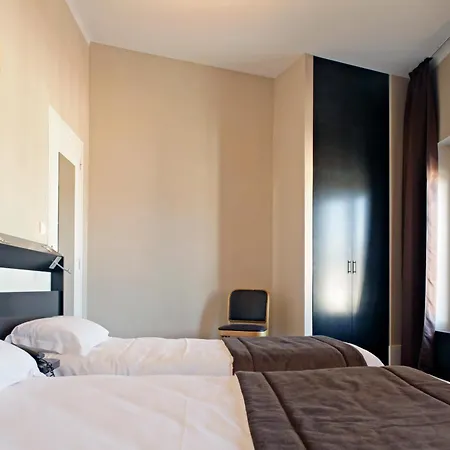 Hotel Logis Des Bourbons