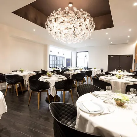 Logis Des Bourbons Hotel 3*