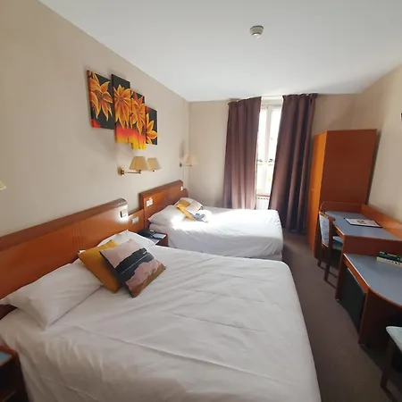 Logis Des Bourbons Hotel
